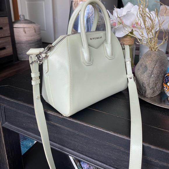 Authentic GIVENCHY Antigona Mini Shoulder Handbag - Picture 6 of 10